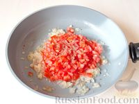 Картофельные котлеты с мясной начинкой и томатным соусом